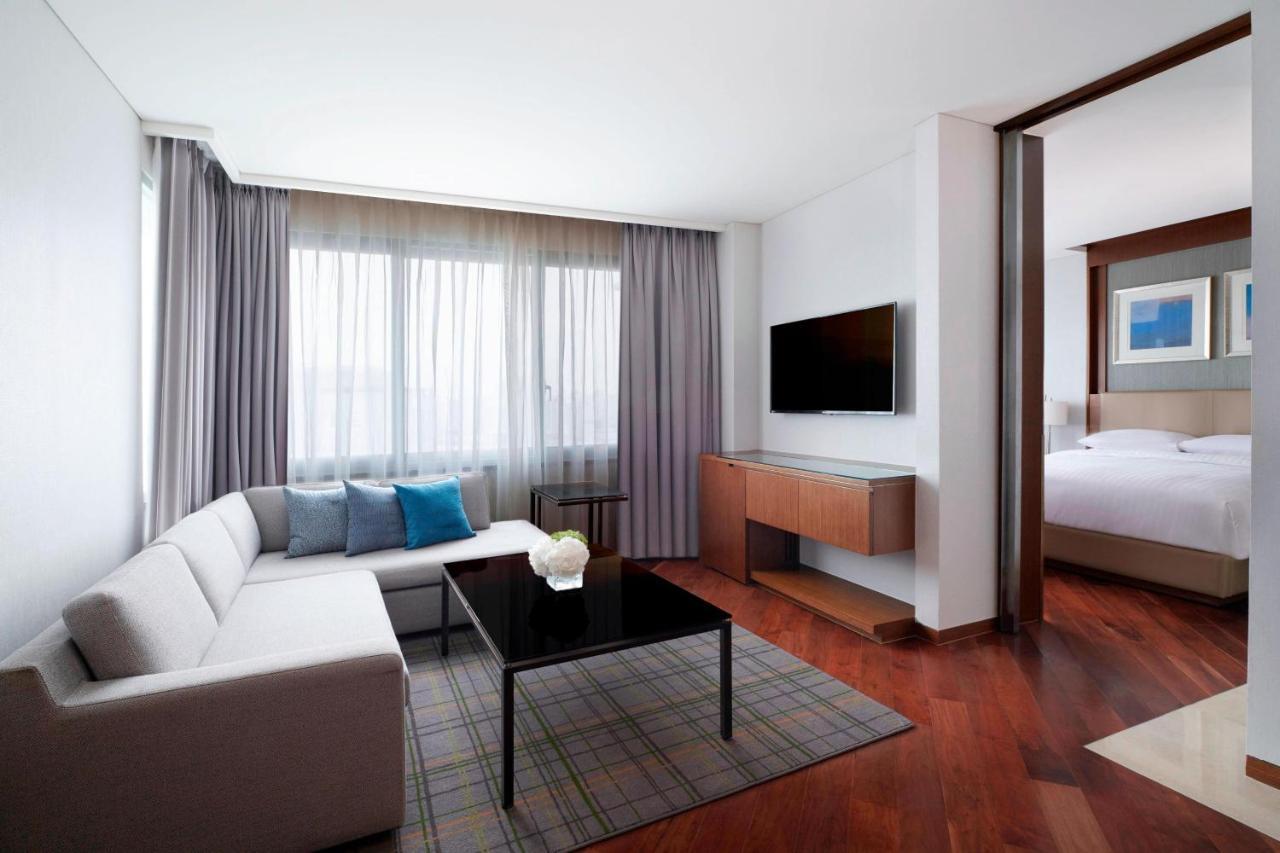Hotel Courtyard By Marriott Seoul Times Square Esterno foto